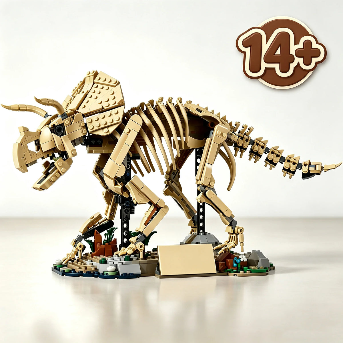 In Stock 1154pcs World Dinosaur Model Triceratops Building Blocks Assembled Model Presents for Collectors